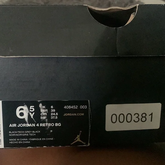 Air Jordan 4s - Picture 9 of 9
